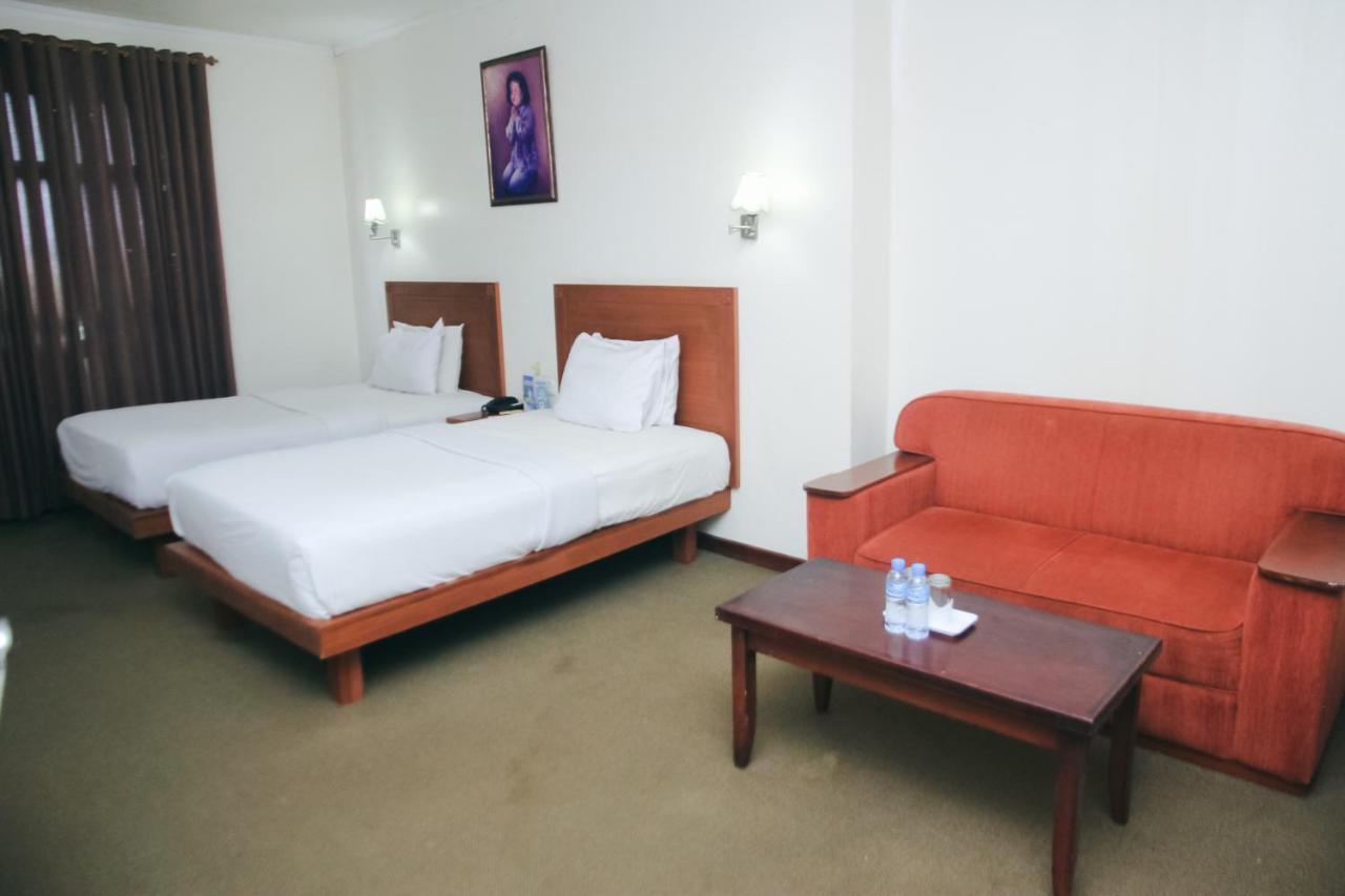 Hotel Bumi Asih Padangsidimpuan Batubelubang Dış mekan fotoğraf