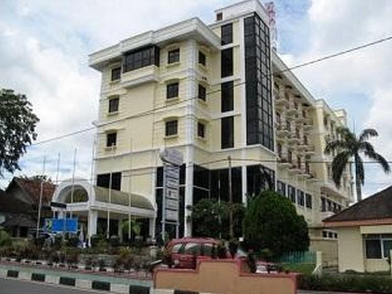 Hotel Bumi Asih Padangsidimpuan Batubelubang Dış mekan fotoğraf