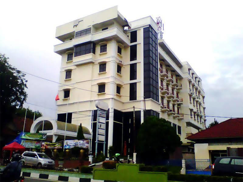 Hotel Bumi Asih Padangsidimpuan Batubelubang Dış mekan fotoğraf